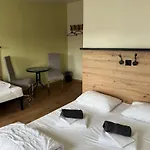 Foka بيت شباب